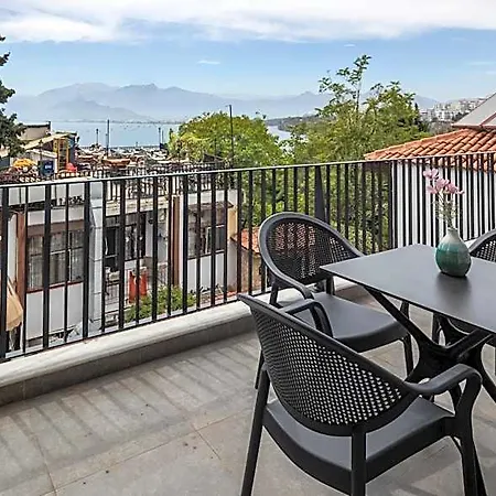 Royal Hayat Old Town Hotel