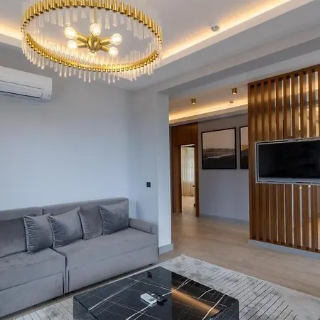 Royal Hayat Old Town Hotel *