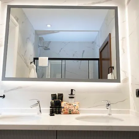 Royal Hayat Old Town Hotel