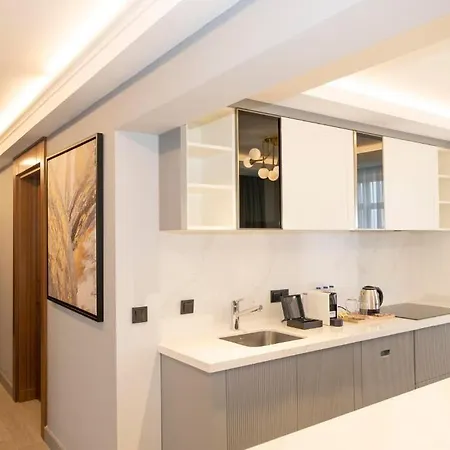 Royal Hayat Old Town Hotel