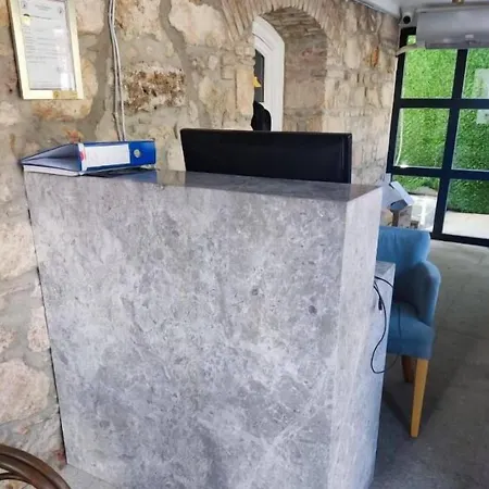 Royal Hayat Old Town Hotel