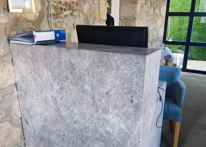 Royal Hayat Old Town Hotel